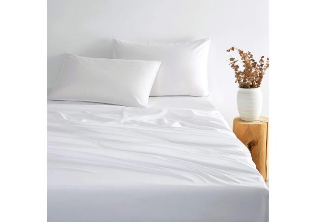 White Sheet Set, 1000TC Ultra Soft Microfiber, Fitted Sheet & Flat Sheet & 2 Pillowcases (4 pcs, King Size)